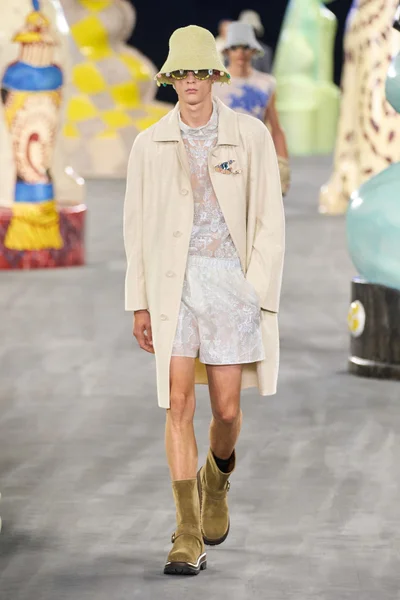 Look 39